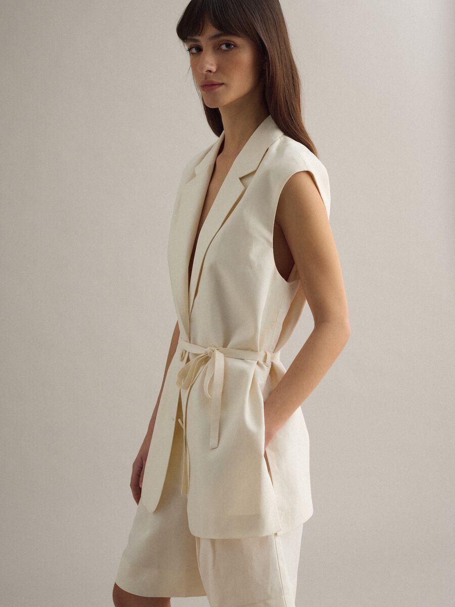 White regular-fit lyocell-linen blend waistcoat with belt_2