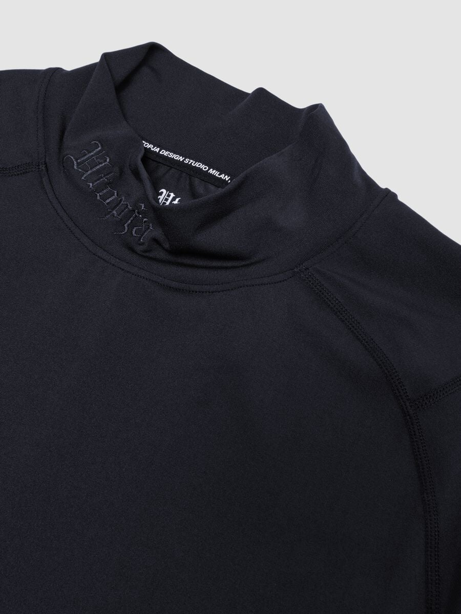 Black Technical Mock-Neck Longsleeve_6