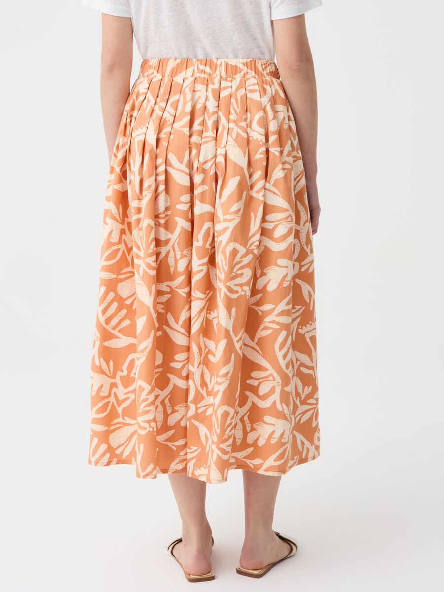 Long full skirt with pleating and print_2
