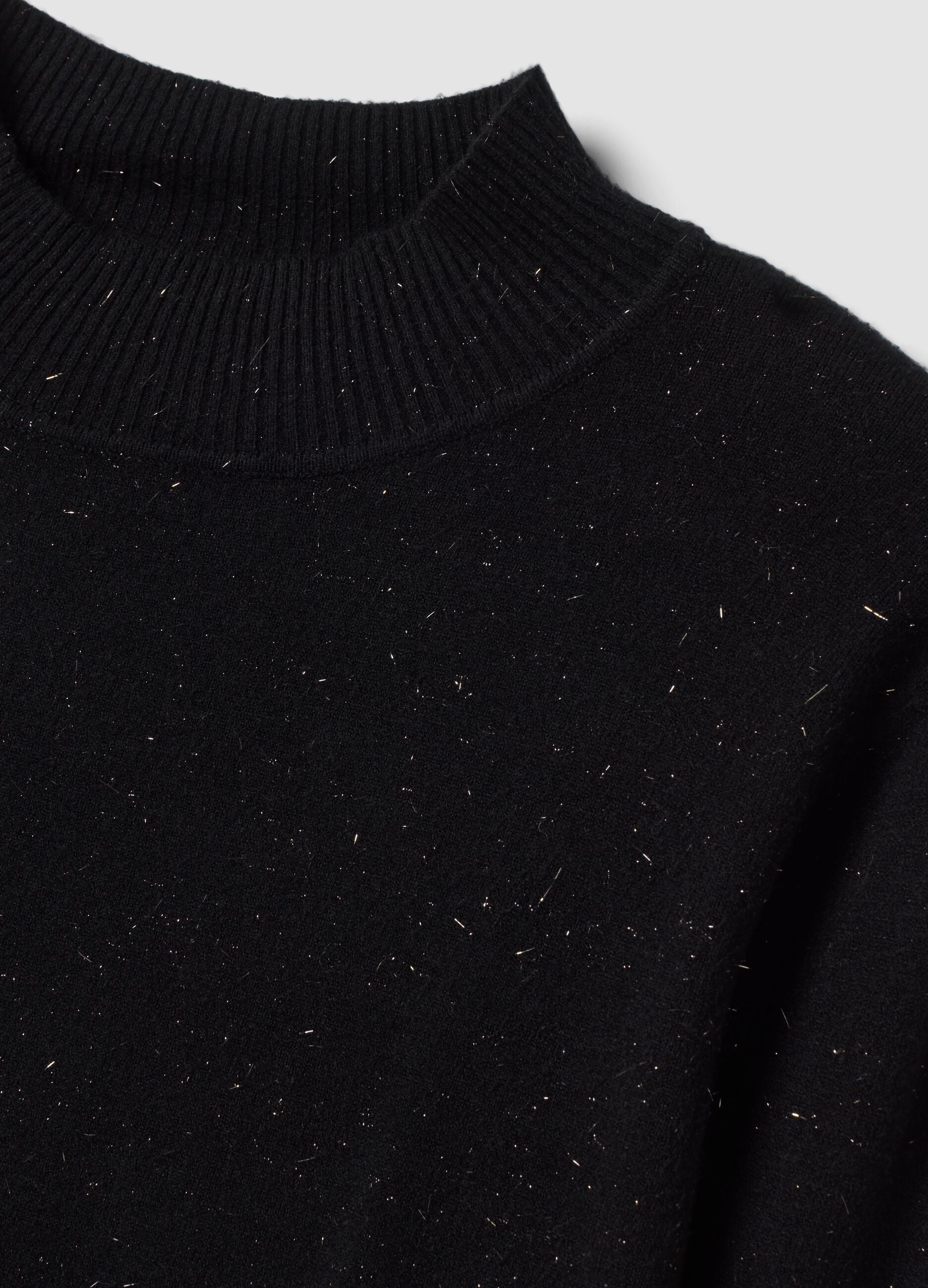 Schwarzer Pullover aus Viskosemix mit Stehkragen, Regular Fit