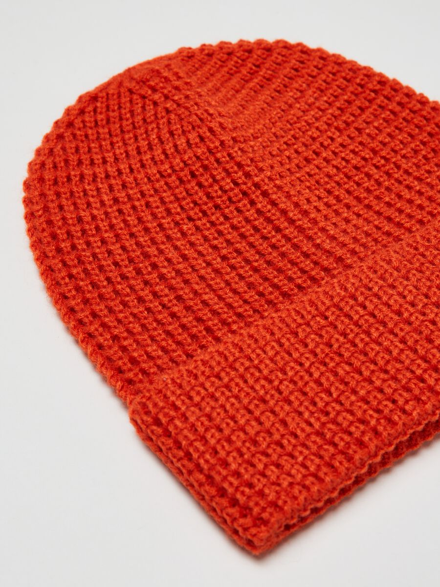 Waffle weave beanie with fold-up brim_1
