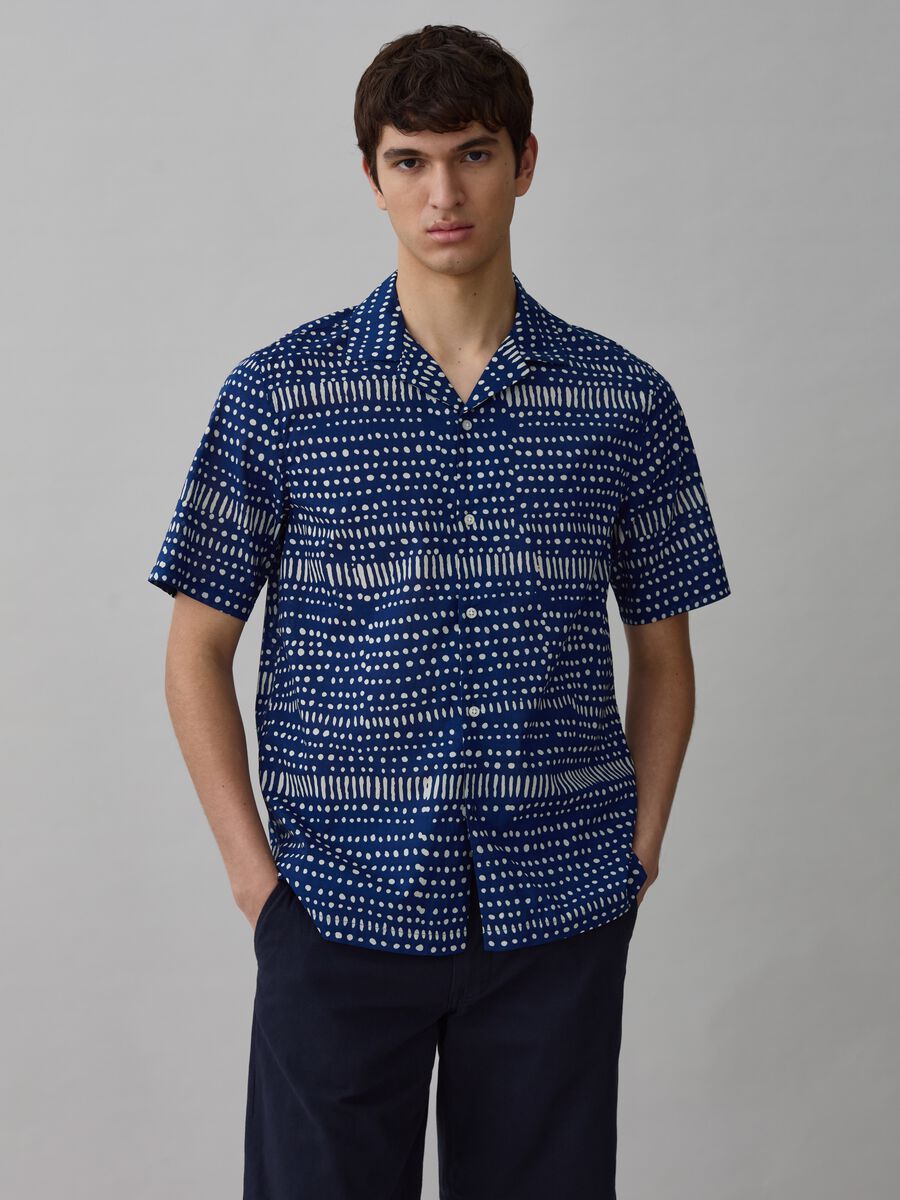 Short-sleeved shirt with all-over print_0