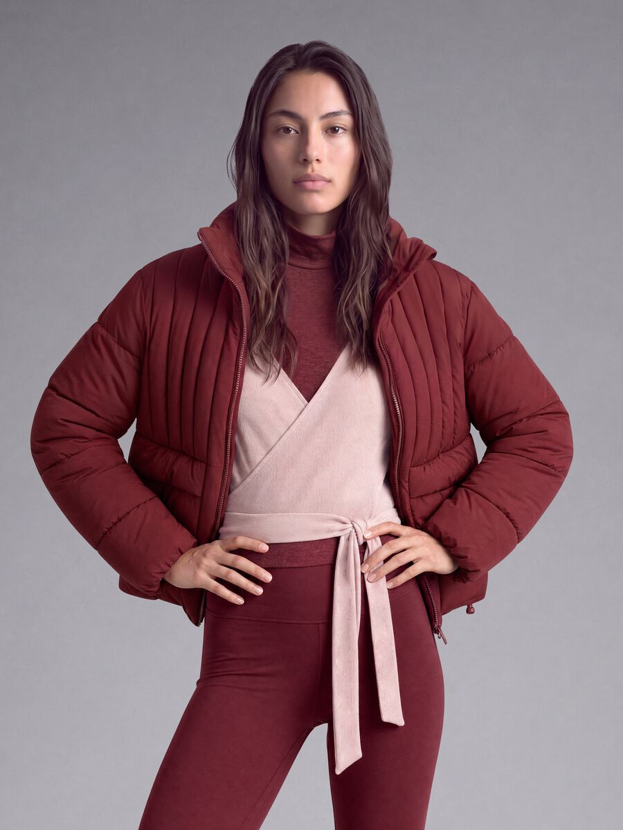 Rote Steppjacke mit Rei&szlig;verschluss und Stehkragen ALTAVIA STUDIO_0