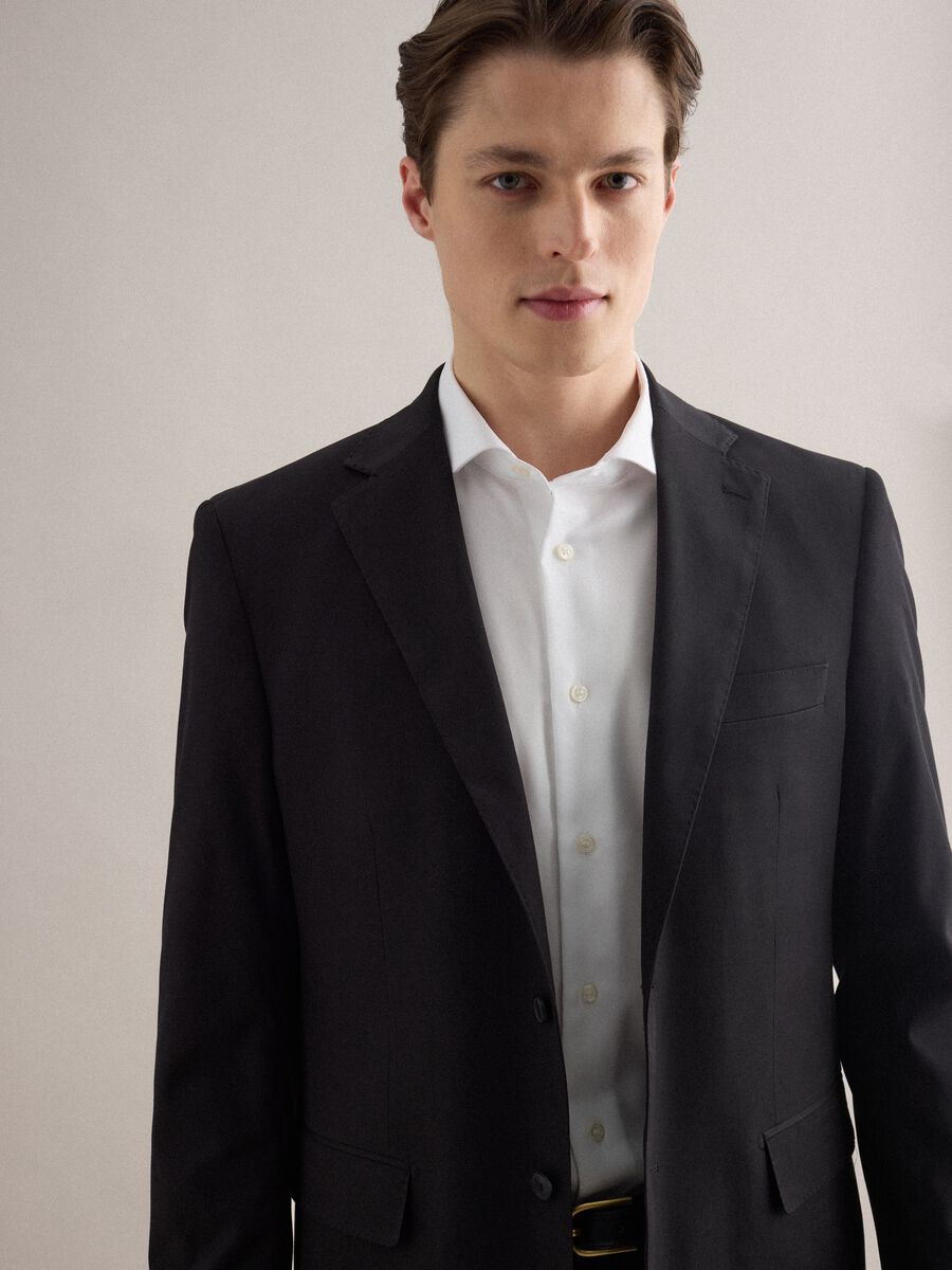 &Mu;&alpha;ύ&rho;&omicron; &sigma;&alpha;&kappa;ά&kappa;&iota; &kappa;&alpha;&nu;&omicron;&nu;&iota;&kappa;ή&sigmaf; &gamma;&rho;&alpha;&mu;&mu;ή&sigmaf; &mu;&epsilon; έ&nu;&alpha; &kappa;&omicron;&upsilon;&mu;&pi;ί_3