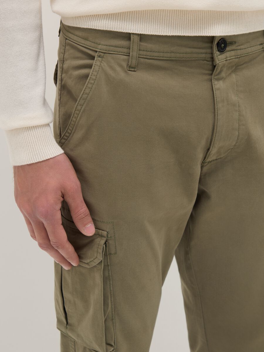 Slim fit stretch cotton green cargo trousers_3