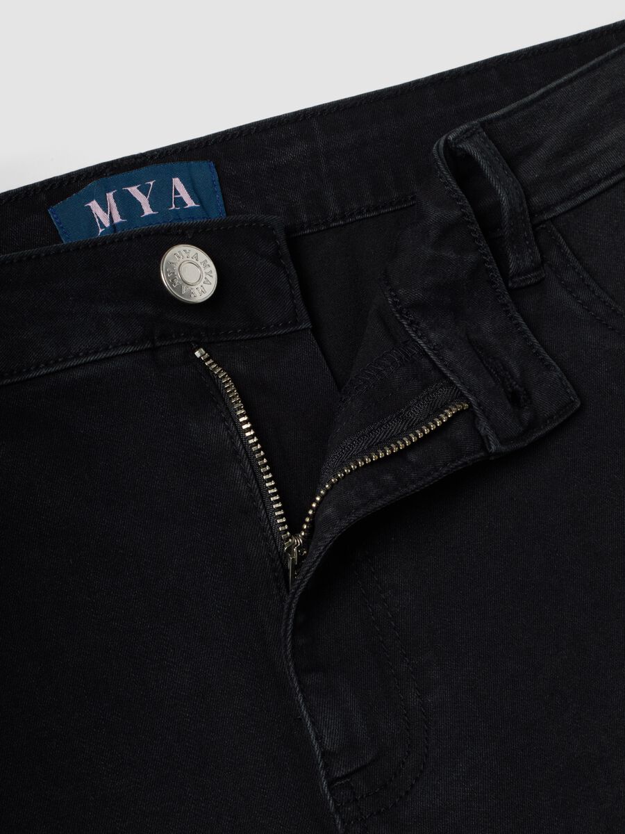 Schwarze Stretch-Denim-Jeans aus Baumwolle und Viskose &ndash; Bootcut-Fit_2