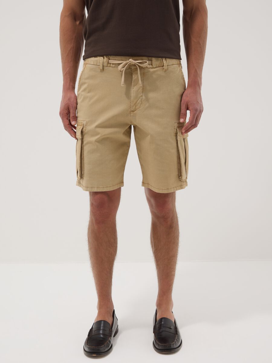 Beige Cargo-Bermudashorts aus Stretch-Baumwolle_1