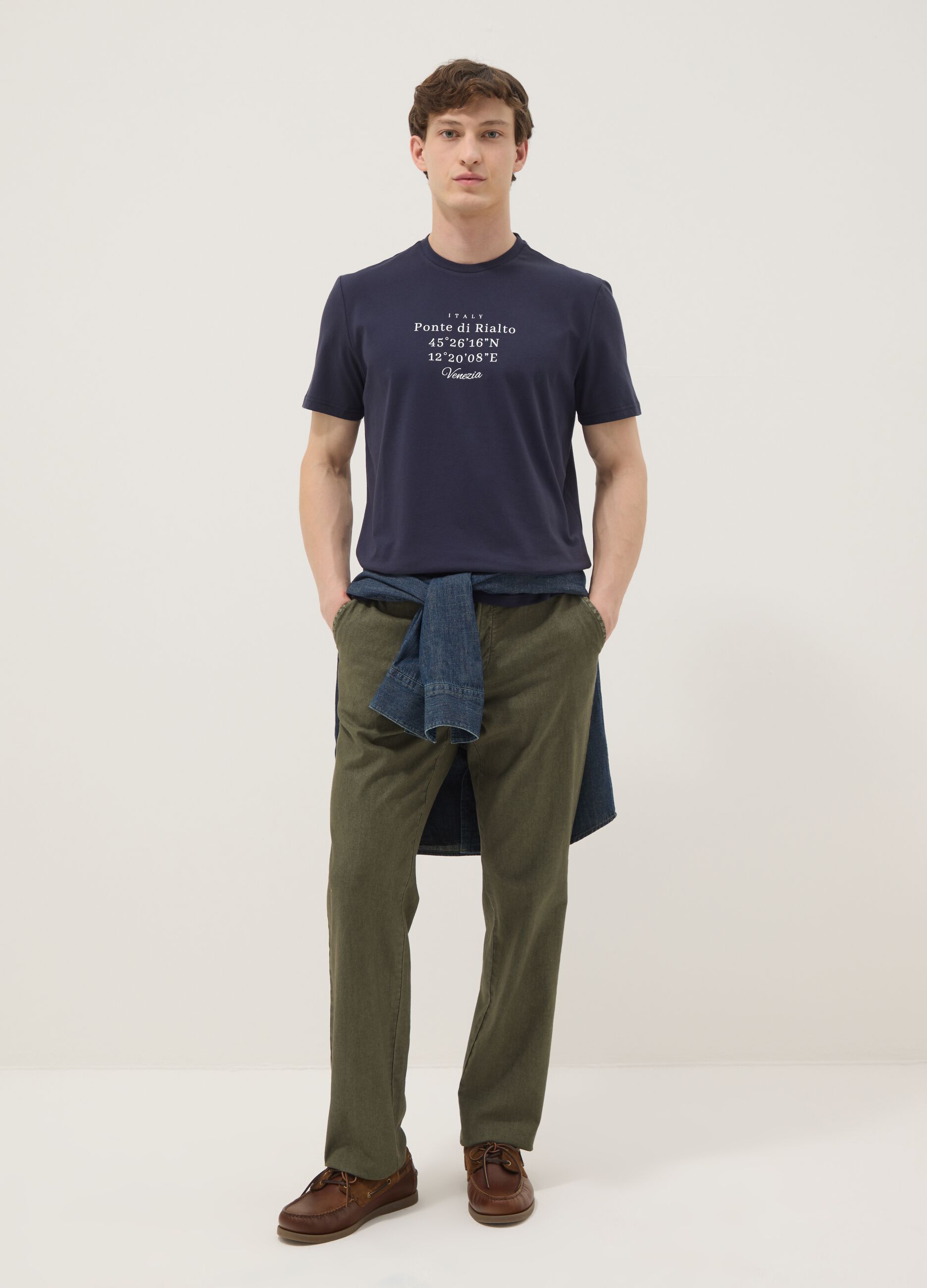 Blaues Regular-Fit T-Shirt aus reiner Baumwolle mit Frontprint