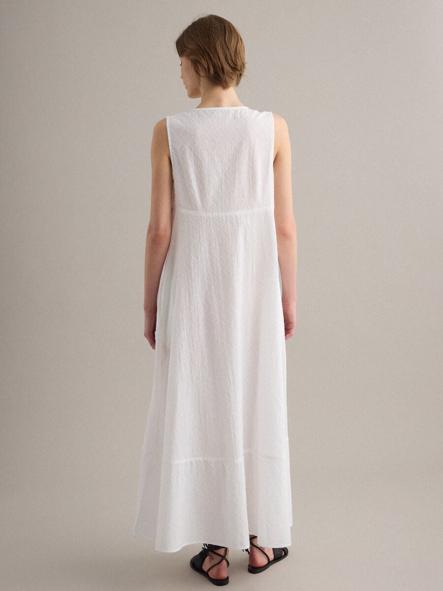 Wei&szlig;es Maxi-Kleid aus reiner Baumwolle_3