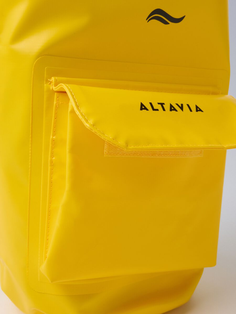 Zaino giallo impermeabile con tasca frontale_2