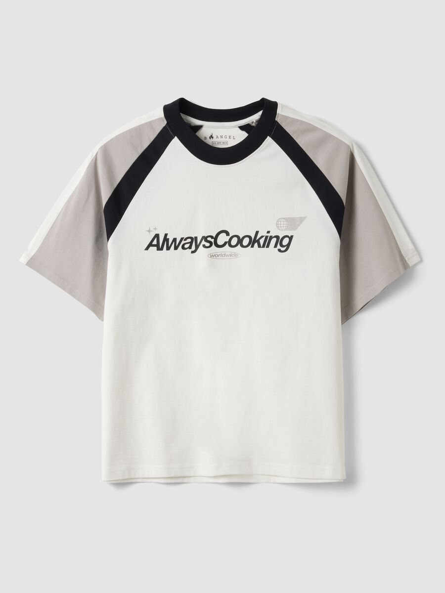 White pure cotton crew-neck T-shirt with &ldquo;Always Cooking&rdquo; slogan_4