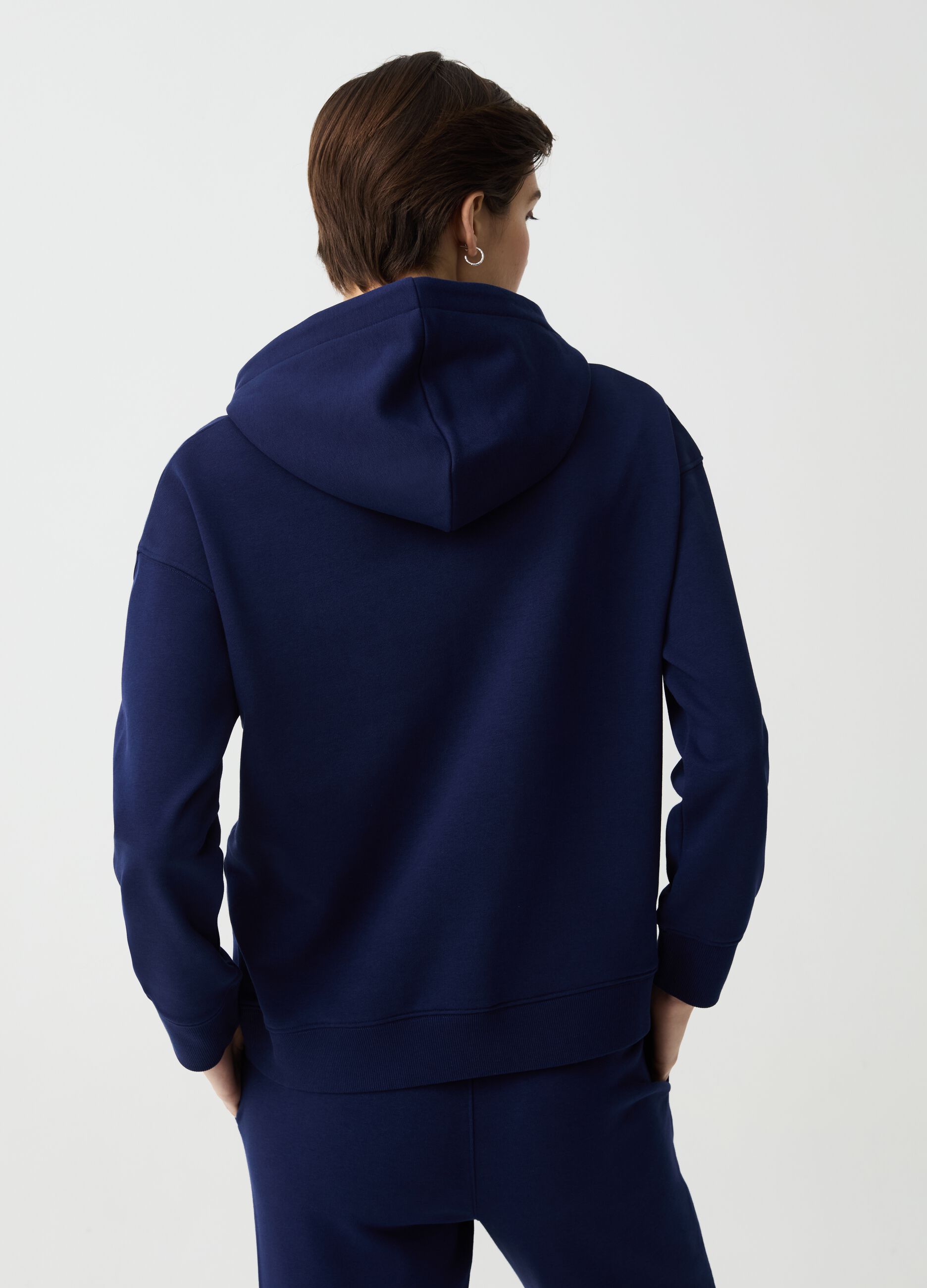 Essential sweatshirt with hood and print