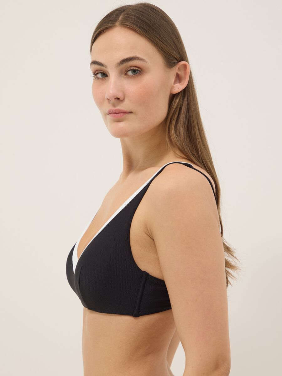 &Mu;&alpha;ύ&rho;&omicron; &kappa;&alpha;&iota; &lambda;&epsilon;&upsilon;&kappa;ό bikini top &alpha;&pi;ό &epsilon;&lambda;&alpha;&sigma;&tau;&iota;&kappa;ό ύ&phi;&alpha;&sigma;&mu;&alpha; &mu;&epsilon; &nu;&tau;&epsilon;&kappa;&omicron;&lambda;&tau;έ V_0