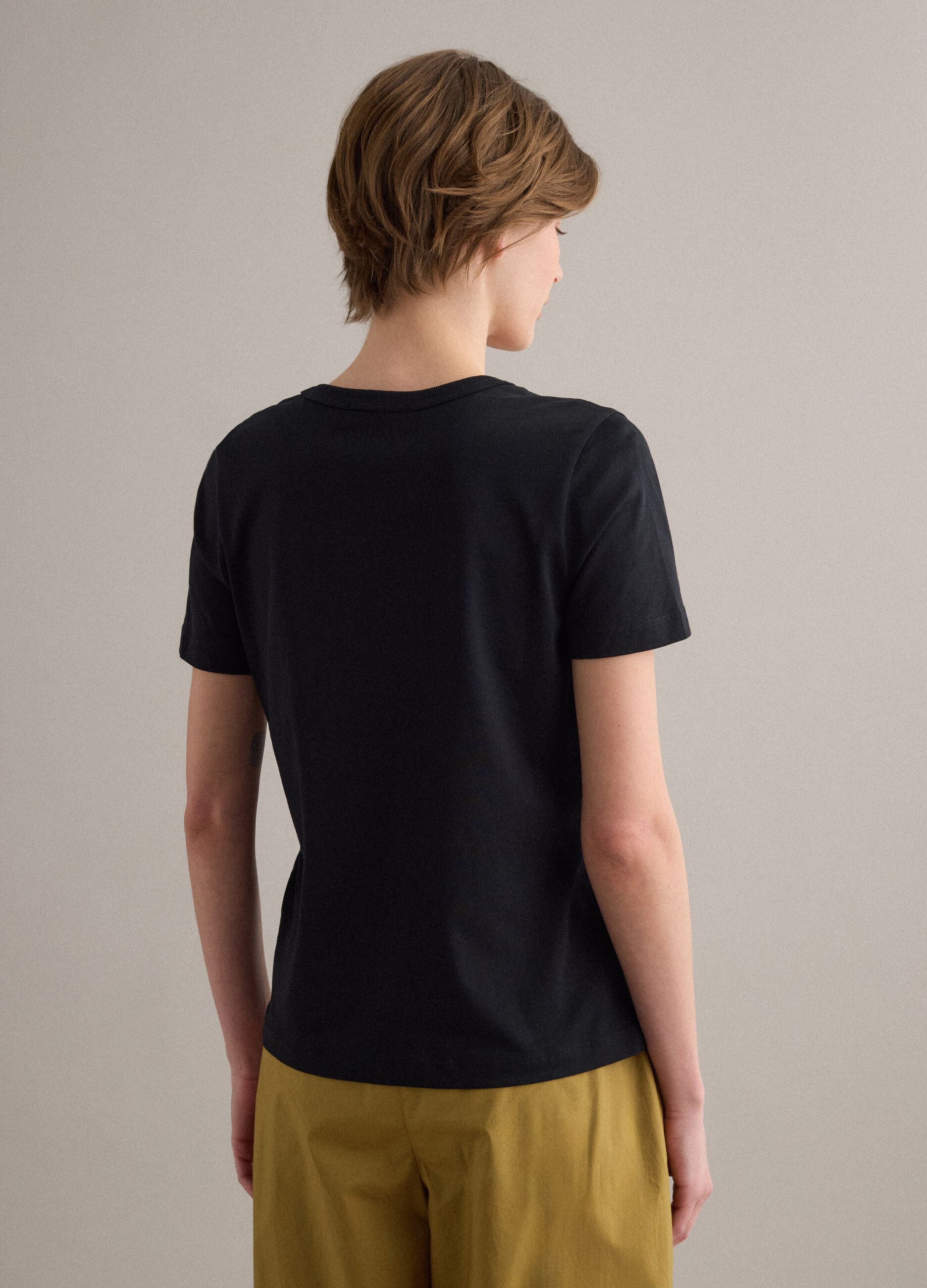 Black pure cotton V-neck regular fit T-shirt