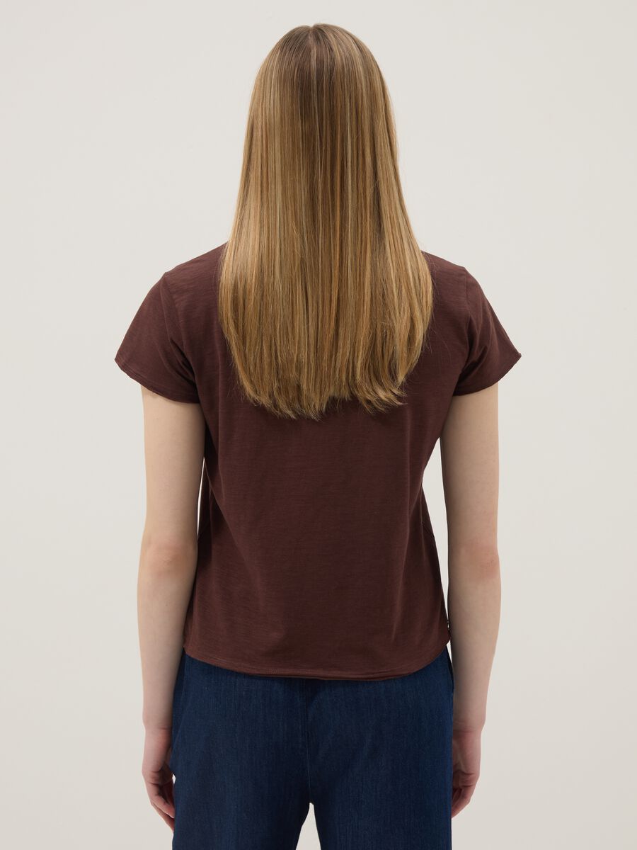 Braunes T-Shirt aus reiner Baumwolle mit kurzen &Auml;rmeln, Regular Fit_4