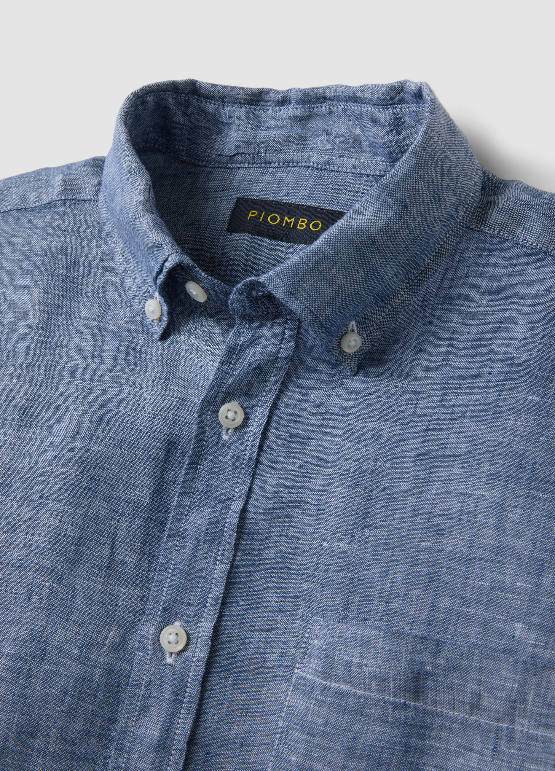 &Gamma;&alpha;&lambda;ά&zeta;&iota;&omicron; &pi;&omicron;&upsilon;&kappa;ά&mu;&iota;&sigma;&omicron; &alpha;&pi;ό 100% &lambda;&iota;&nu;ό &mu;&epsilon; button-down &gamma;&iota;&alpha;&kappa;ά, &kappa;&alpha;&nu;&omicron;&nu;&iota;&kappa;ή &gamma;&rho;&alpha;&mu;&mu;ή