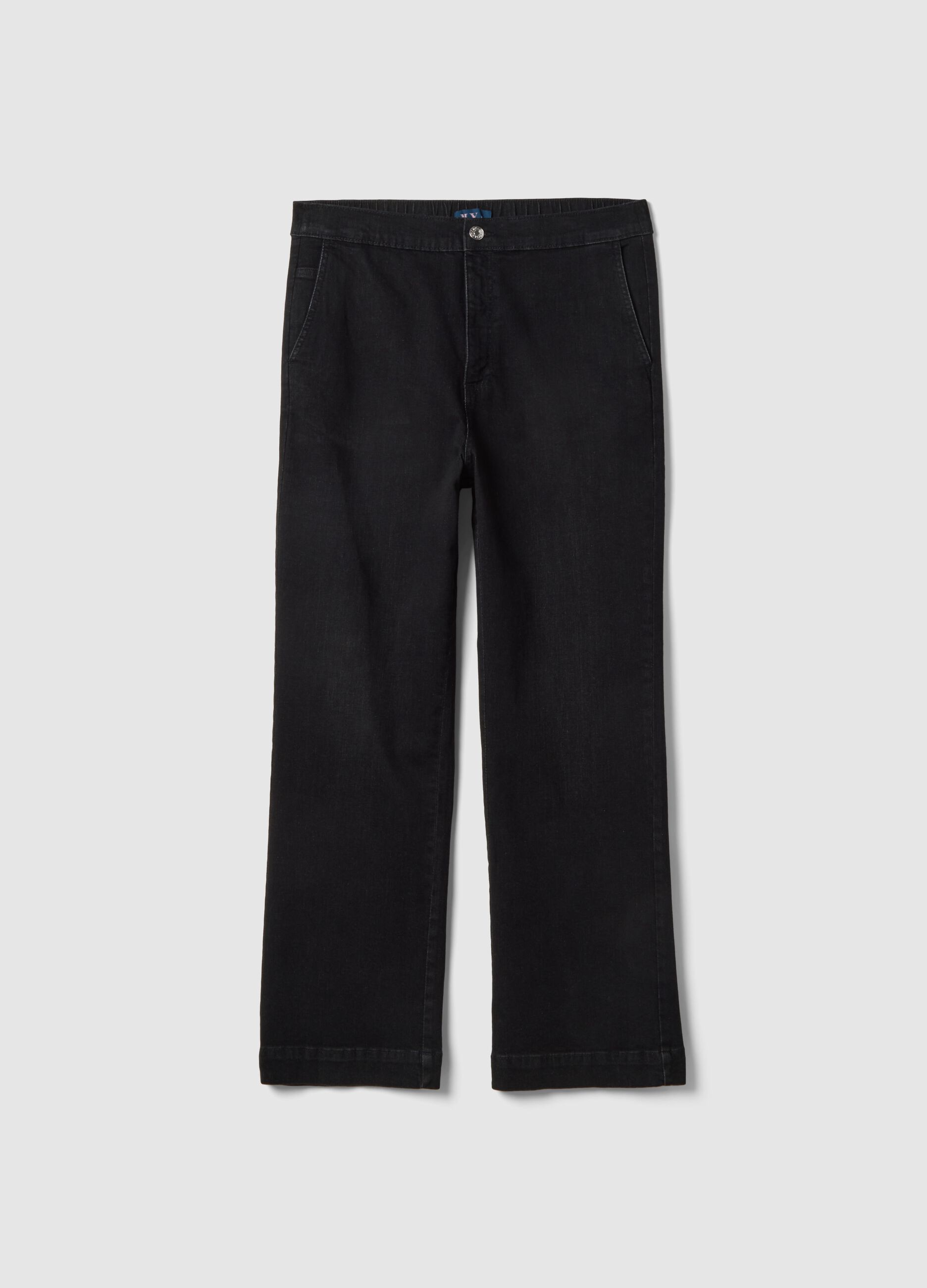 Weit geschnittene Jeans aus schwarzem Stretch-Baumwolle