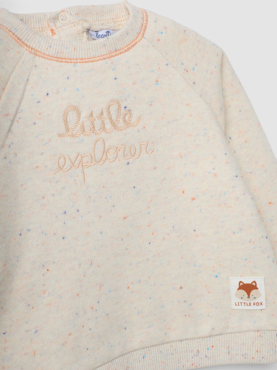 Completo beige in misto cotone organico con felpa e pantaloni_3