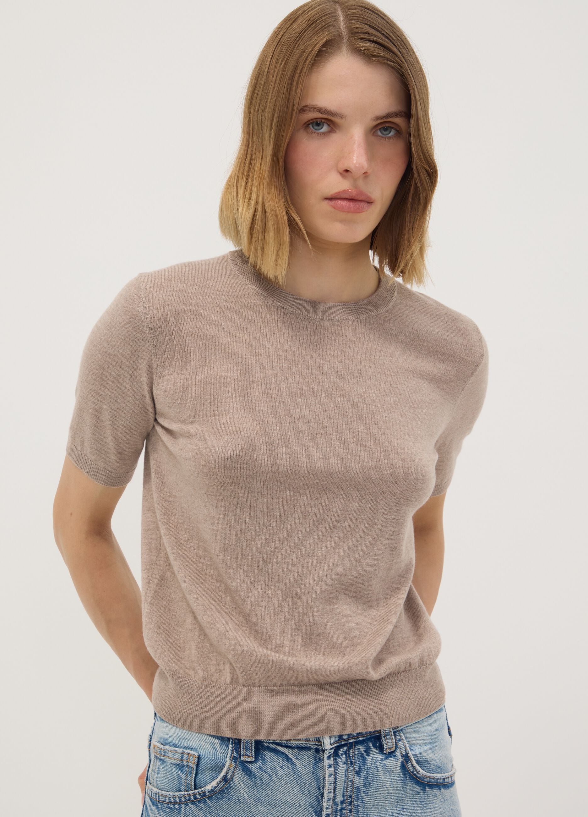 Beige short-sleeve crew-neck wool-blend jumper, regular fit