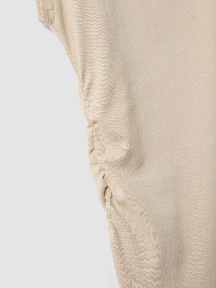 Camiseta de tirantes beige de algod&oacute;n puro con frunces laterales, corte regular_5
