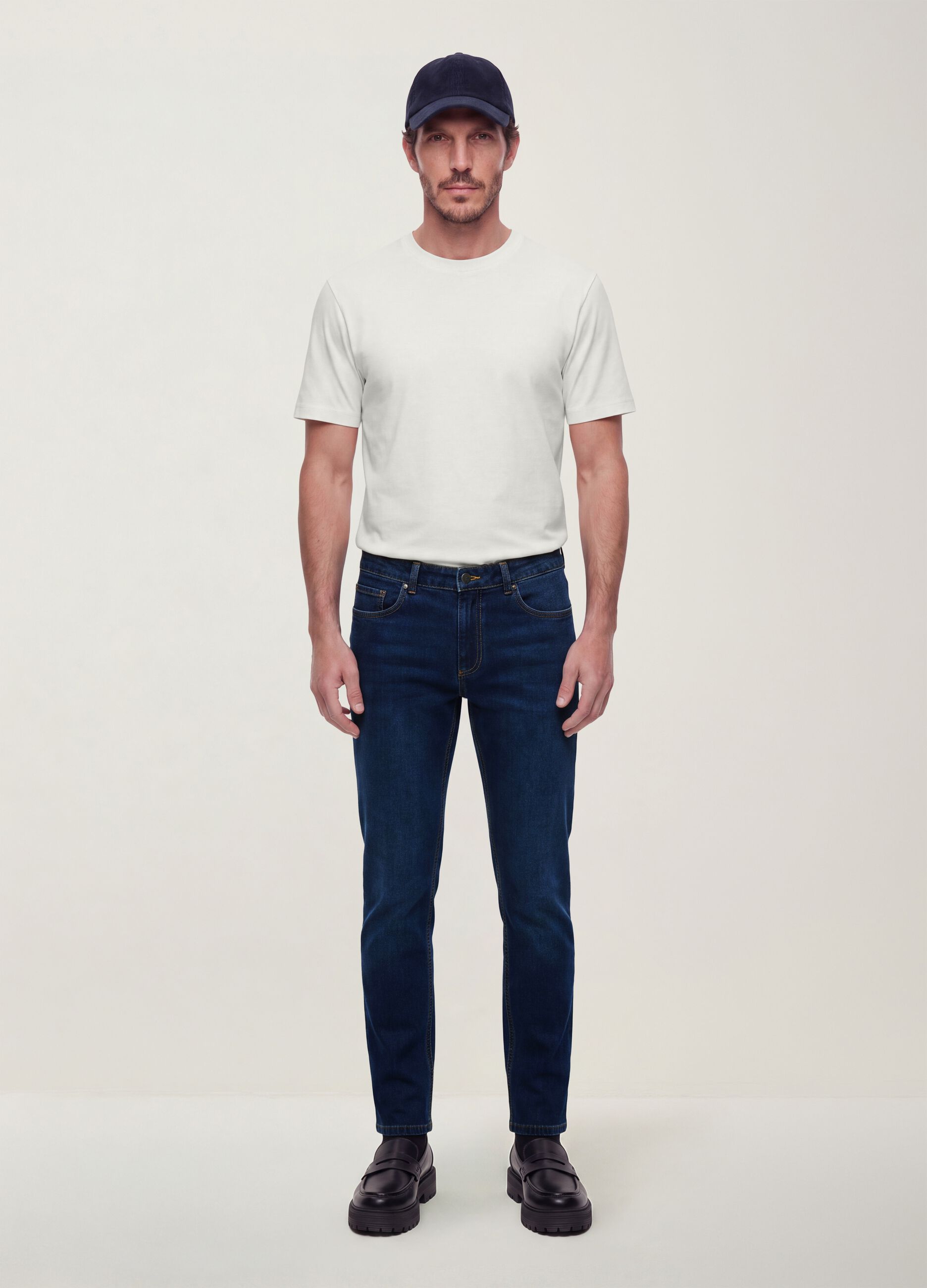 Jean bleu fonc&eacute; slim en m&eacute;lange coton et viscose