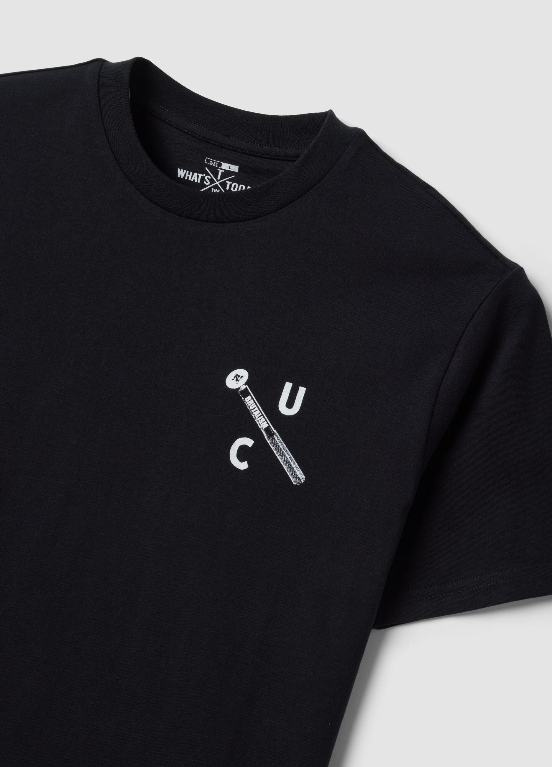 T-shirt preta em algod&atilde;o puro com decote redondo e estampado