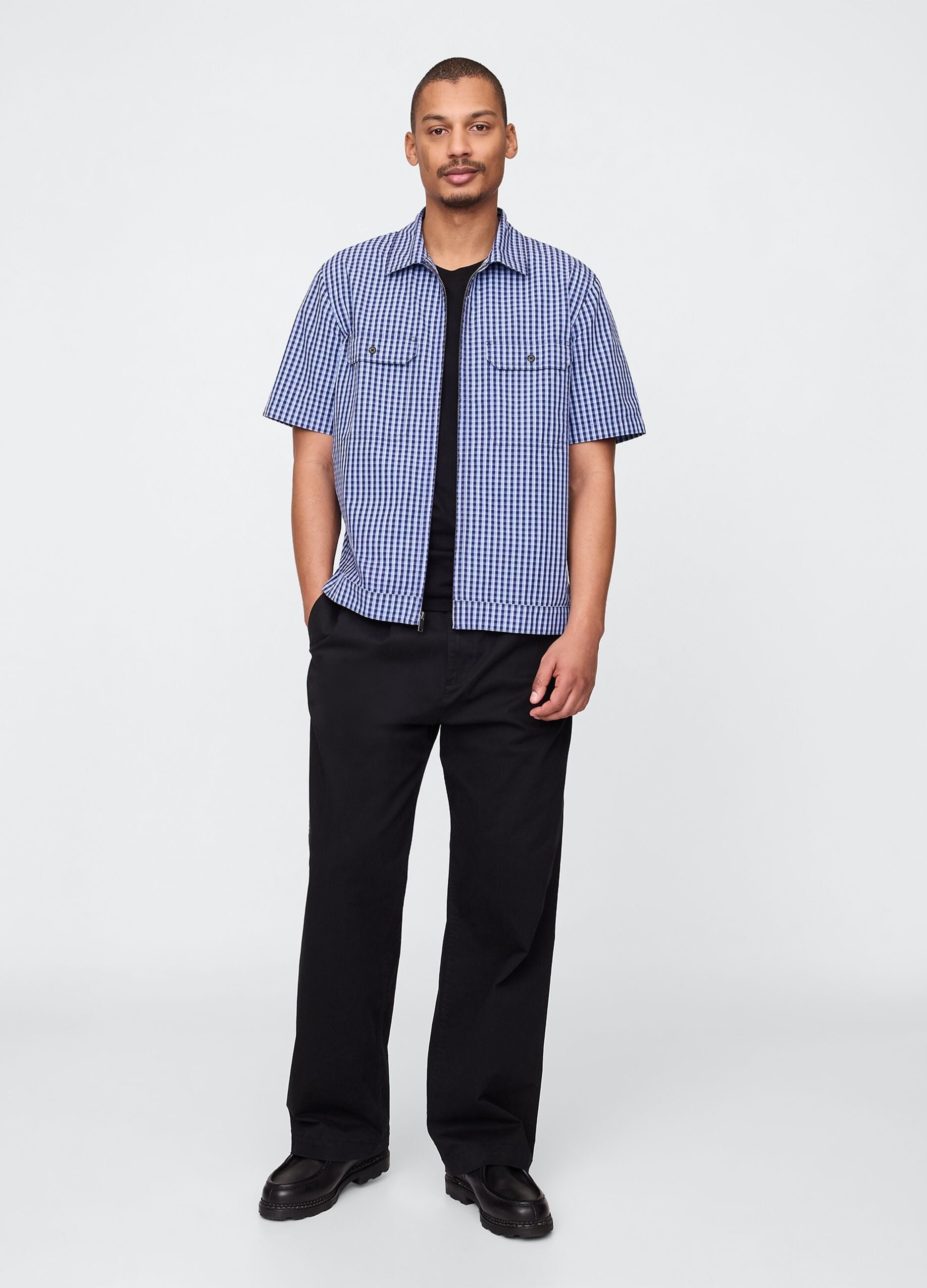 Blue checked short-sleeve shirt