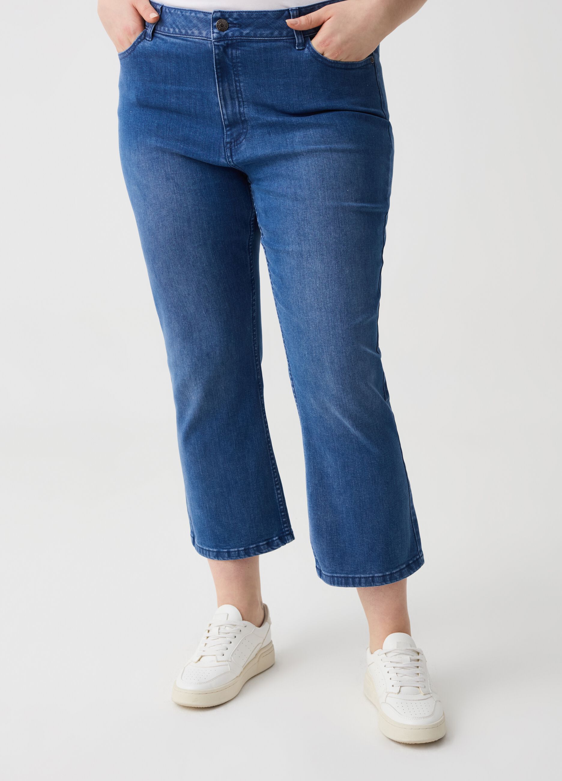Curvy flare-fit crop jeans