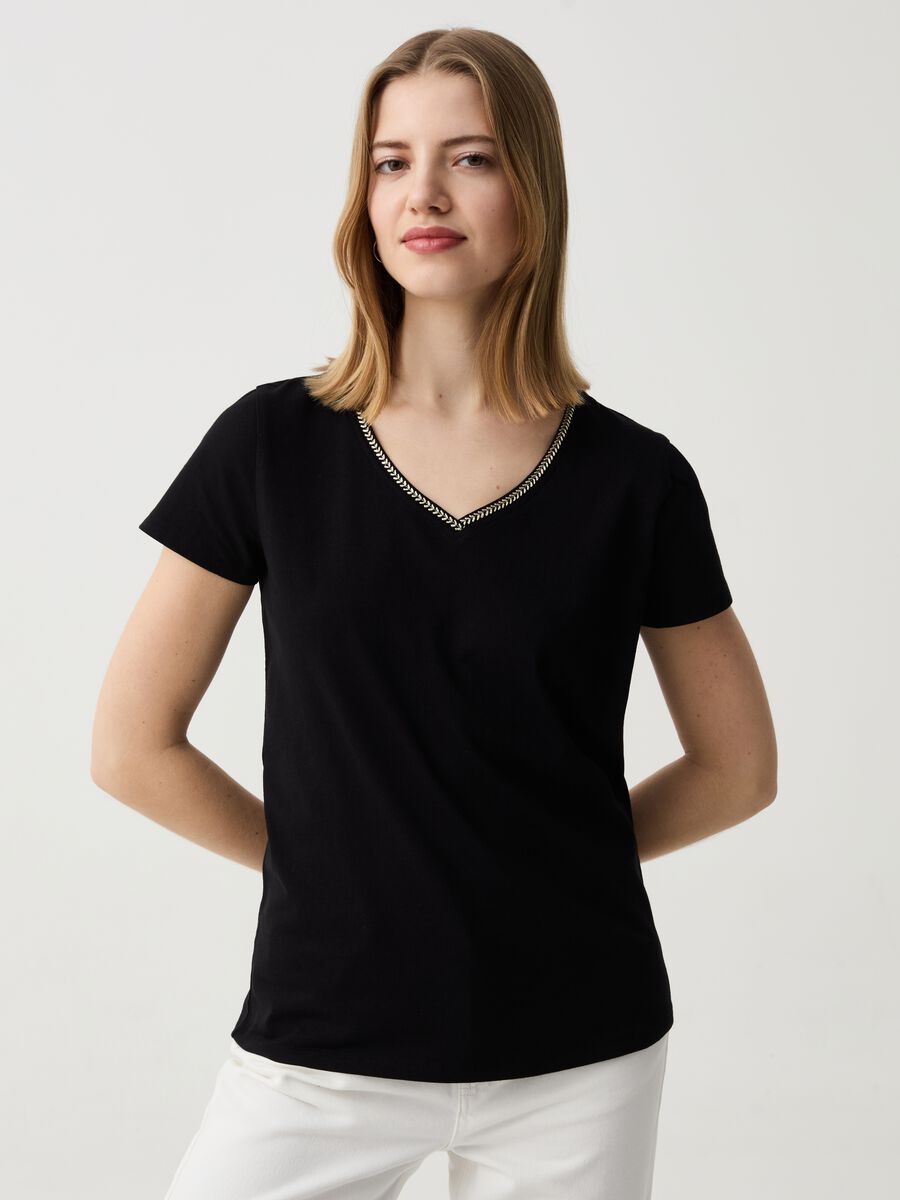 Camiseta cuello de pico con bordado lurex_0