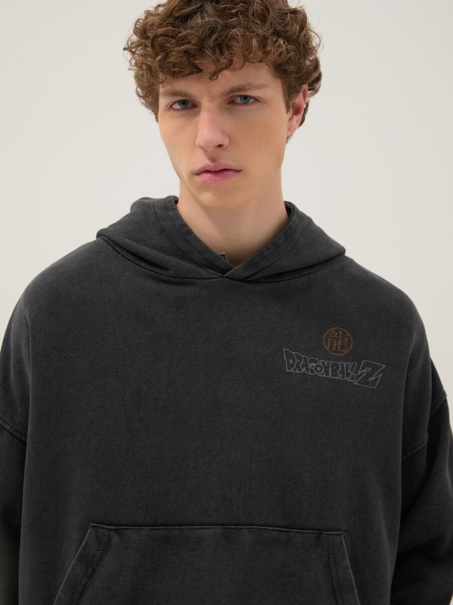 Grauer Oversize-Hoodie aus Baumwollmix mit Dragon-Ball-Print_3