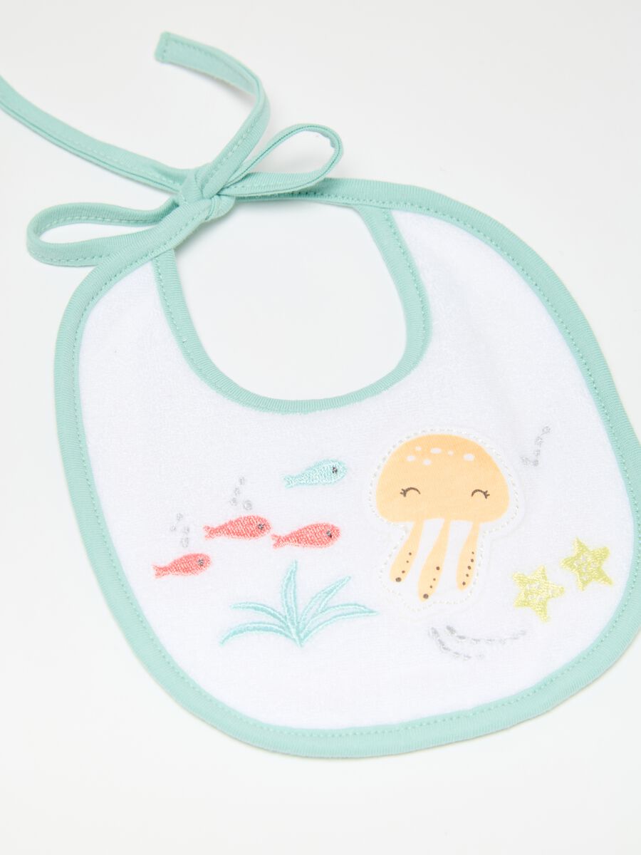 Two-pack bibs in cotton with sea motif_2