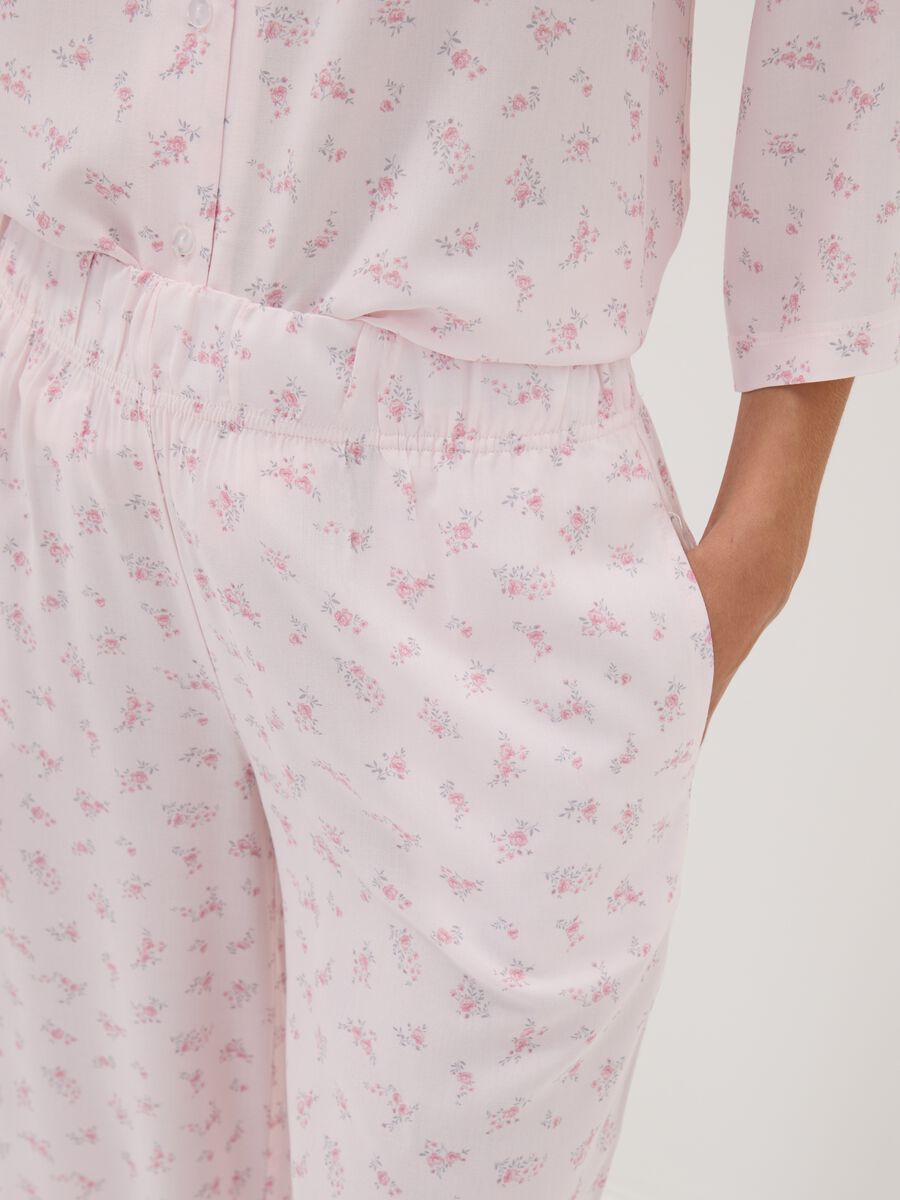 Rosa Pyjamahose aus reiner Viskose mit Blumenmuster_3