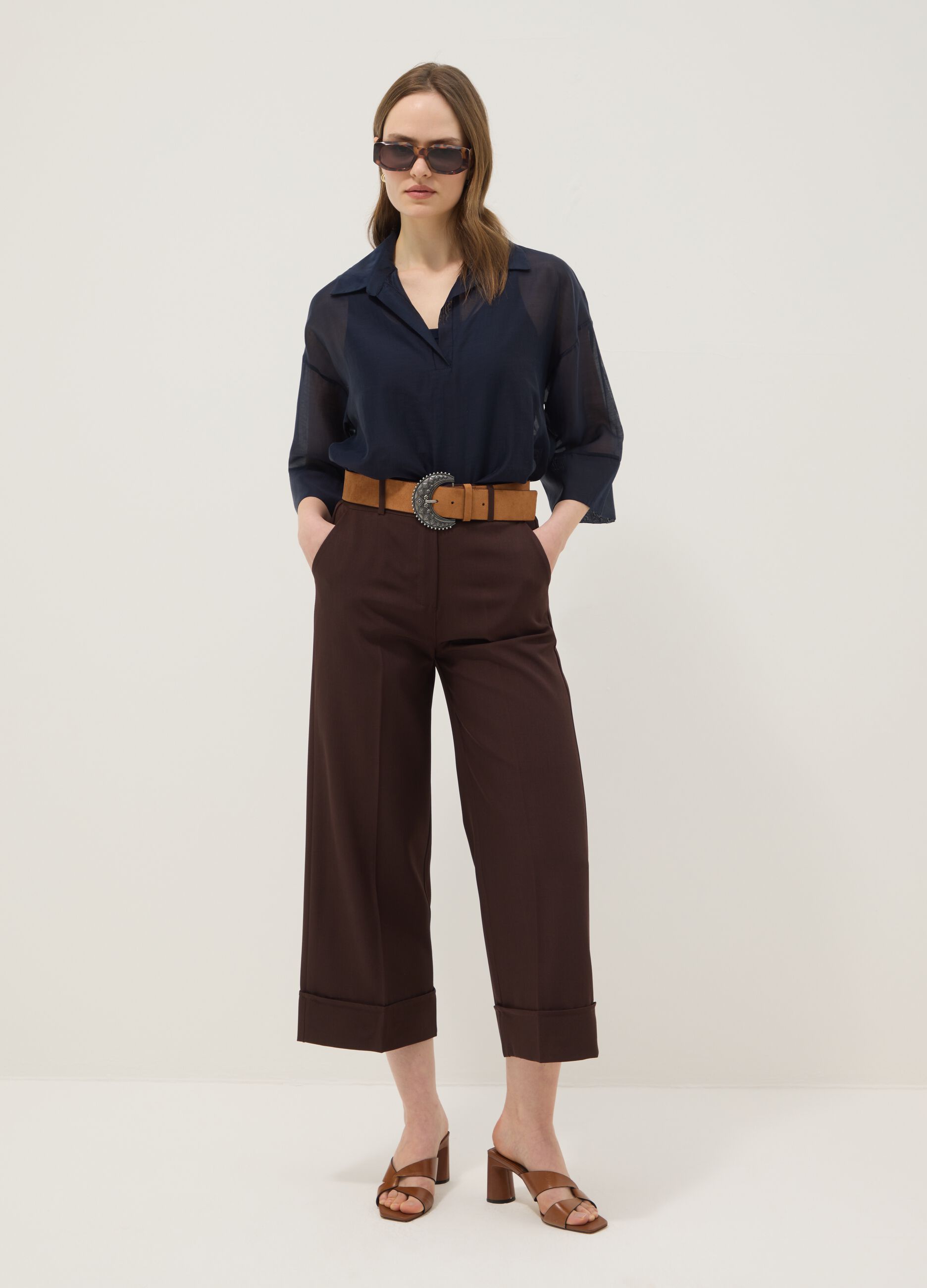 Brown cropped trousers in stretch fabric