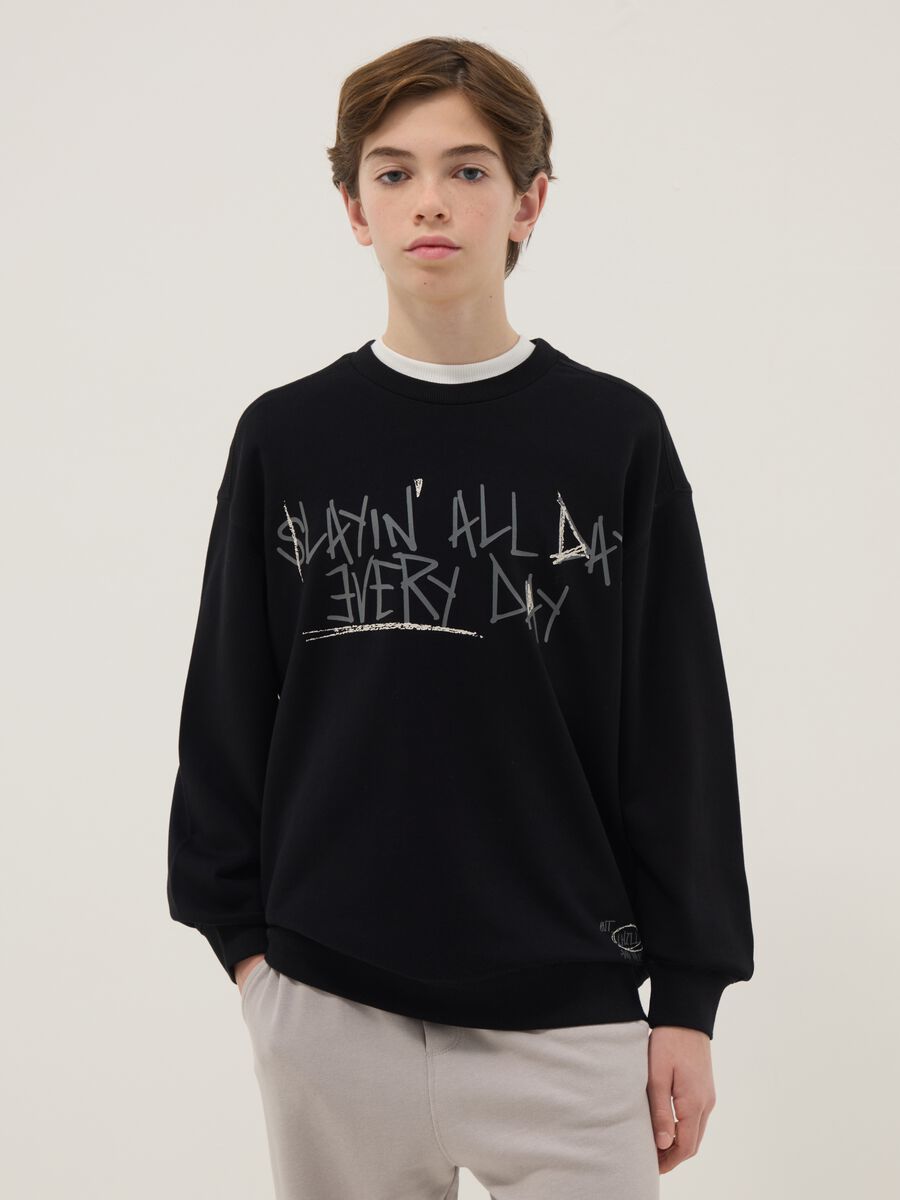 &Mu;&alpha;ύ&rho;&omicron; oversized &alpha;&gamma;&omicron;&rho;ί&sigma;&tau;&iota;&kappa;&omicron; &phi;&omicron;ύ&tau;&epsilon;&rho; &alpha;&pi;ό &kappa;&alpha;&theta;&alpha;&rho;ό &beta;&alpha;&mu;&beta;ά&kappa;&iota; &mu;&epsilon; &epsilon;&pi;&iota;&gamma;&rho;&alpha;&phi;ή_0