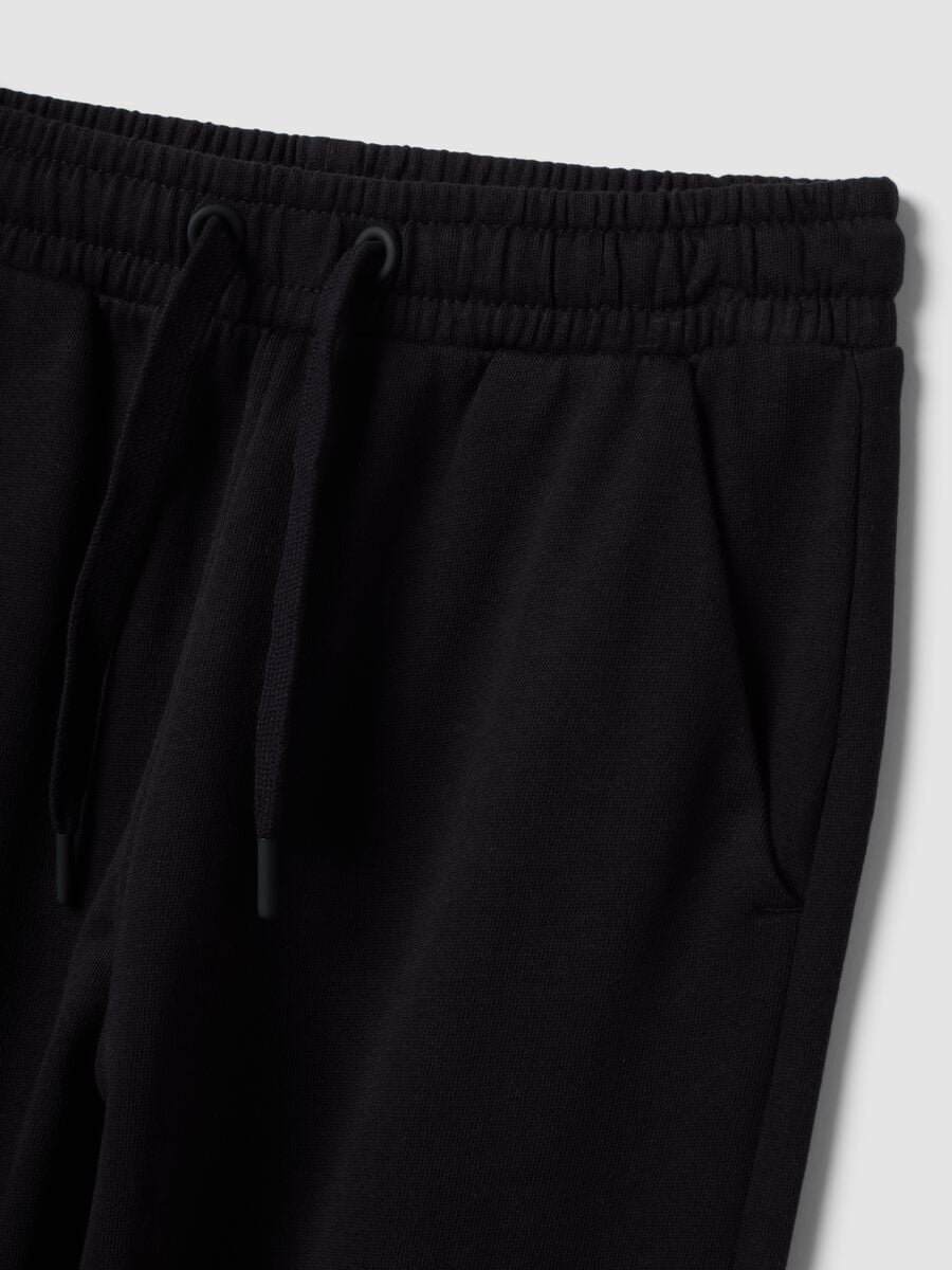 Schwarze Jogginghose aus Bio-Baumwolle_2