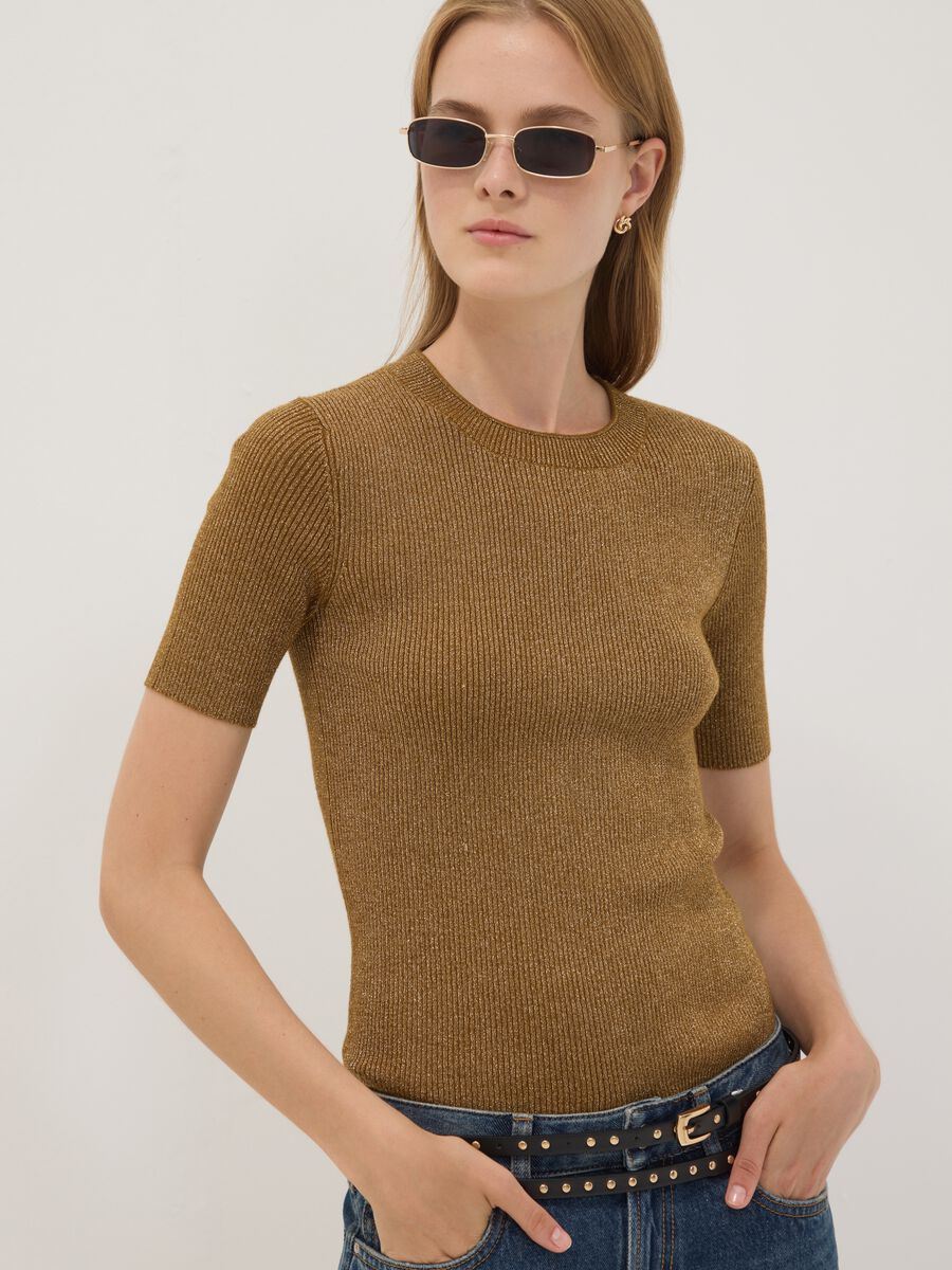 Braunes, figurbetontes Rippstrickshirt aus Viskosemix_0