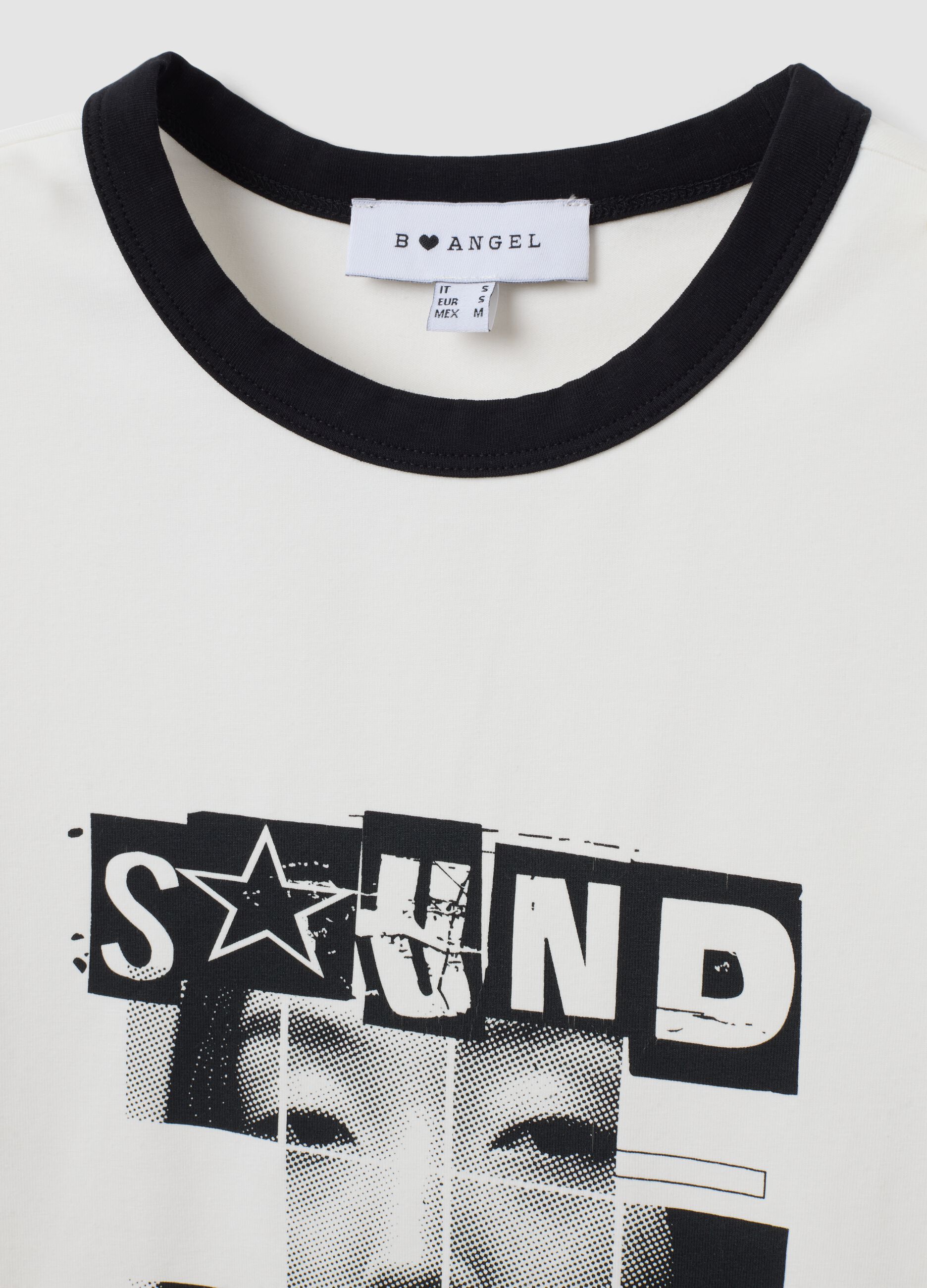 &Lambda;&epsilon;&upsilon;&kappa;ό &beta;&alpha;&mu;&beta;&alpha;&kappa;&epsilon;&rho;ό T-shirt &mu;&epsilon; &mu;&pi;&rho;&omicron;&sigma;&tau;&iota;&nu;ό &gamma;&rho;&alpha;&phi;&iota;&kappa;ό &tau;ύ&pi;&omega;&mu;&alpha; &kappa;&alpha;&iota; &lambda;&epsilon;&pi;&tau;&omicron;&mu;έ&rho;&epsilon;&iota;&epsilon;&sigmaf; &sigma;&epsilon; &alpha;&nu;&tau;ί&theta;&epsilon;&sigma;&eta;
