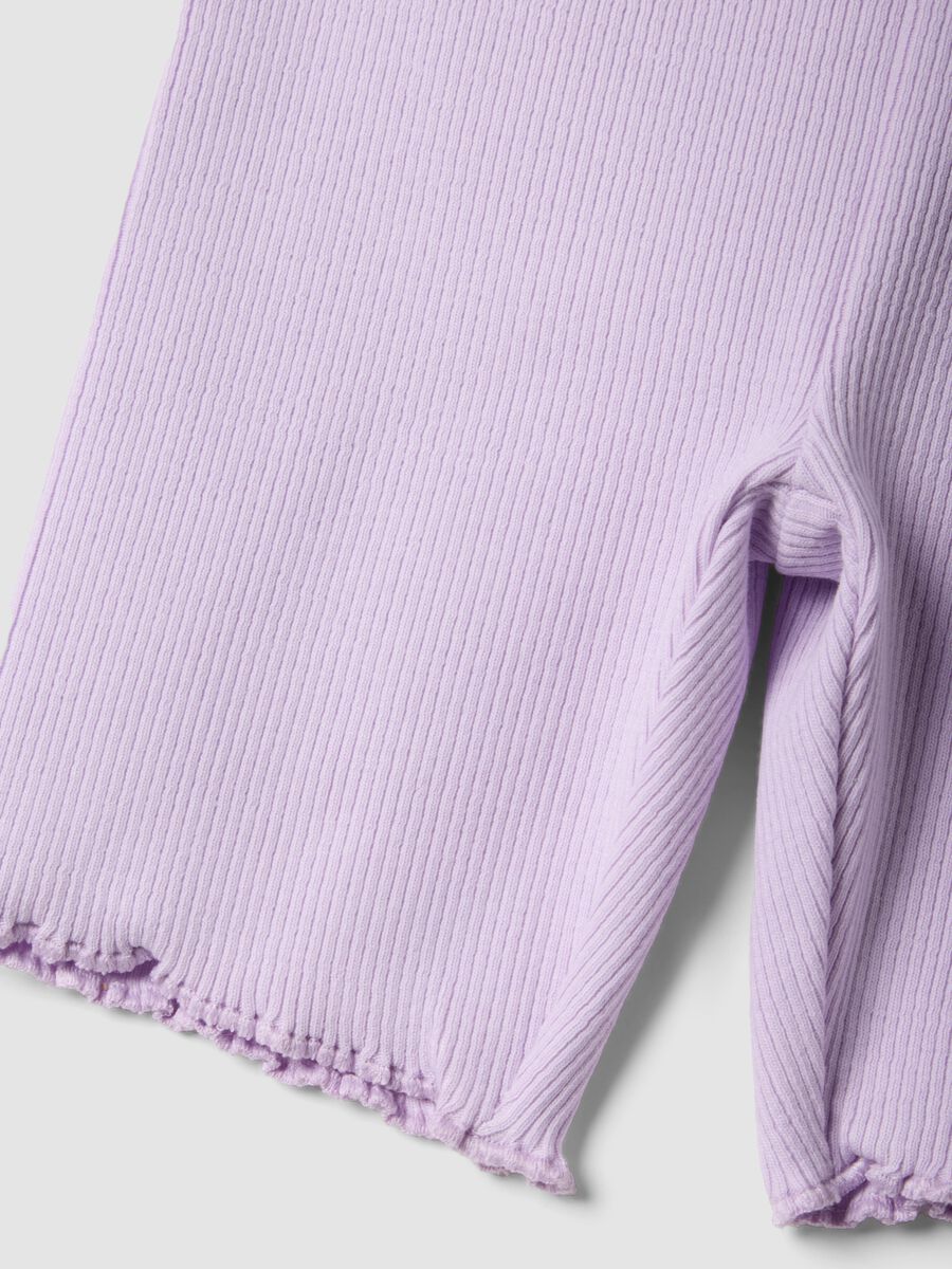 Violette gerippte Shorts aus elastischer Baumwolle f&uuml;r Baby-M&auml;dchen, Regular Fit_3