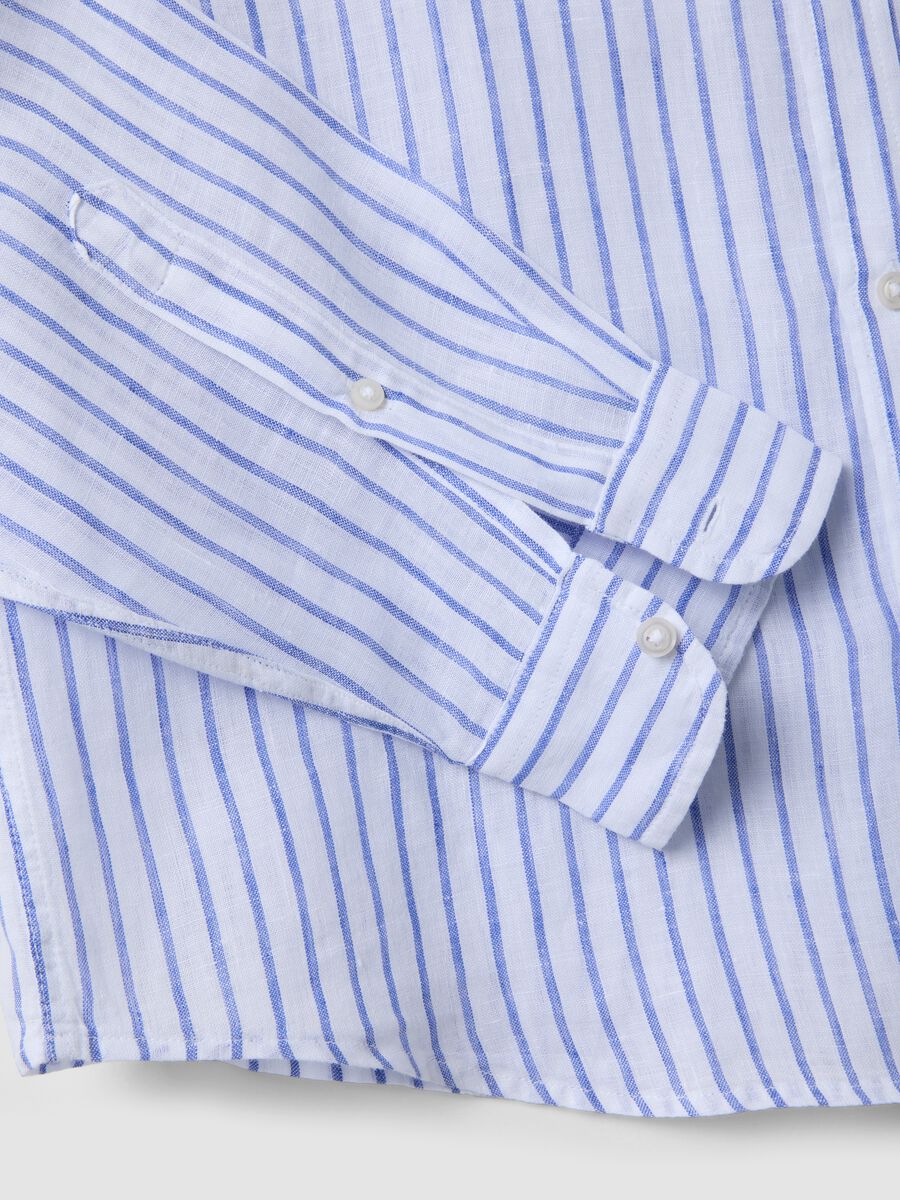 Hellblaues, gestreiftes Hemd aus reinem Leinen mit Stehkragen, Regular Fit_5