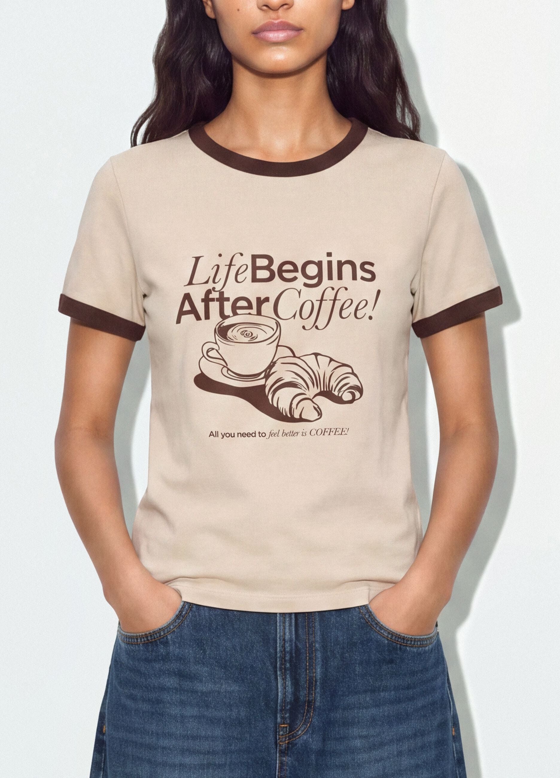 &Rho;&omicron;&zeta; &beta;&alpha;&mu;&beta;&alpha;&kappa;&epsilon;&rho;ό T-shirt &mu;&epsilon; &mu;&pi;&rho;&omicron;&sigma;&tau;&iota;&nu;ό &gamma;&rho;&alpha;&phi;&iota;&kappa;ό &tau;ύ&pi;&omega;&mu;&alpha; &kappa;&alpha;&iota; &tau;&epsilon;&lambda;&epsilon;&iota;ώ&mu;&alpha;&tau;&alpha; &alpha;&nu;&tau;ί&theta;&epsilon;&sigma;&eta;&sigmaf;