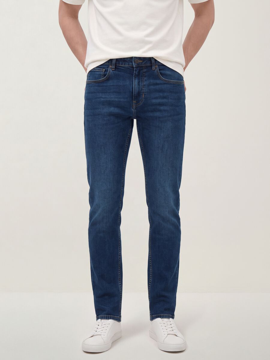 Jeans azuis slim fit em algod&atilde;o el&aacute;stico_1
