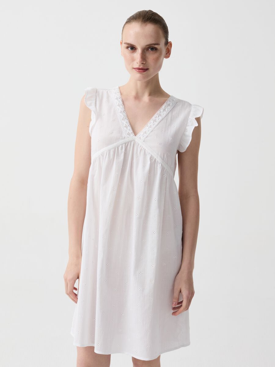 Broderie anglaise nightdress with flounce_0