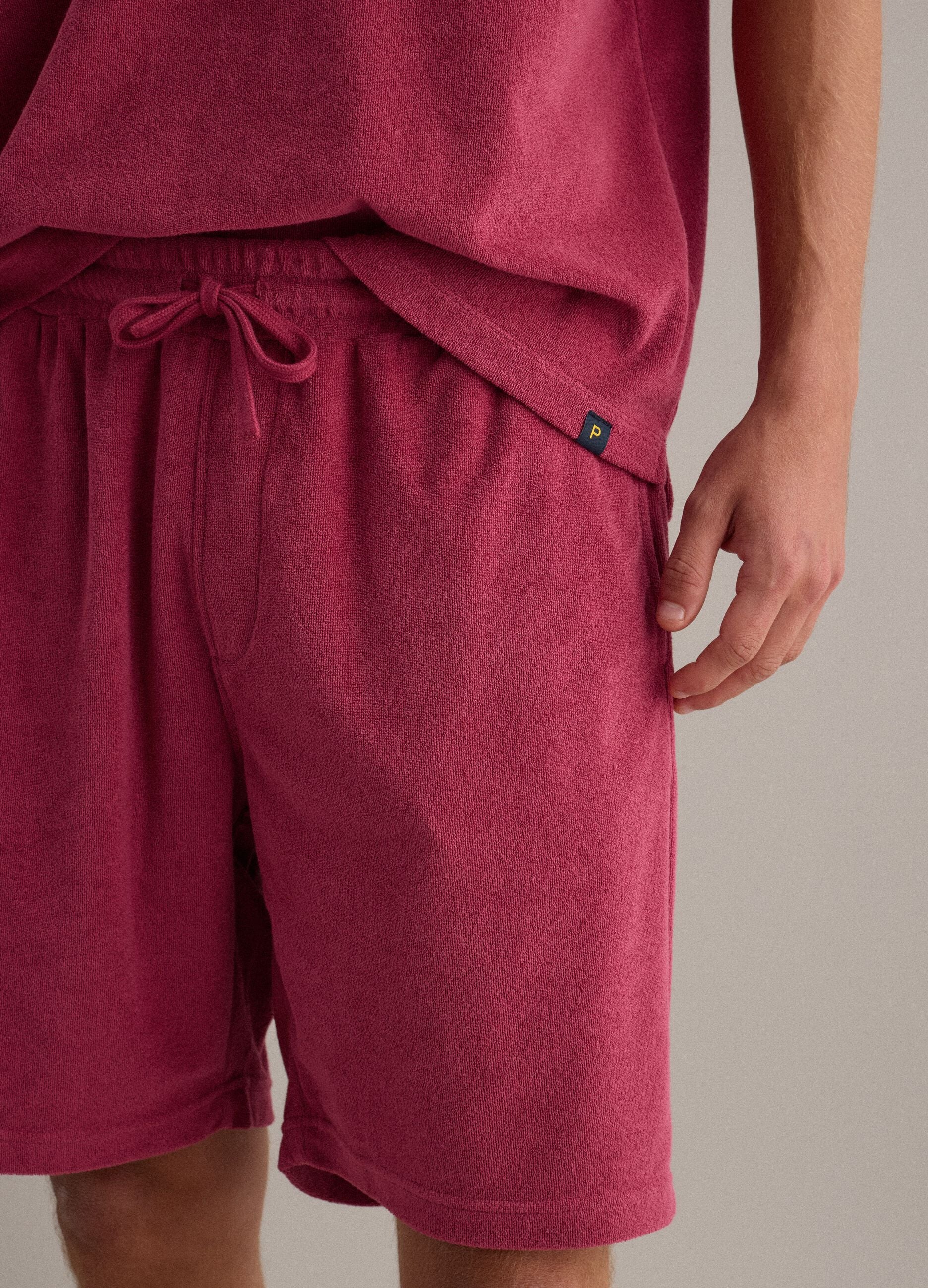 Red cotton-blend Bermuda shorts with elasticated waistband