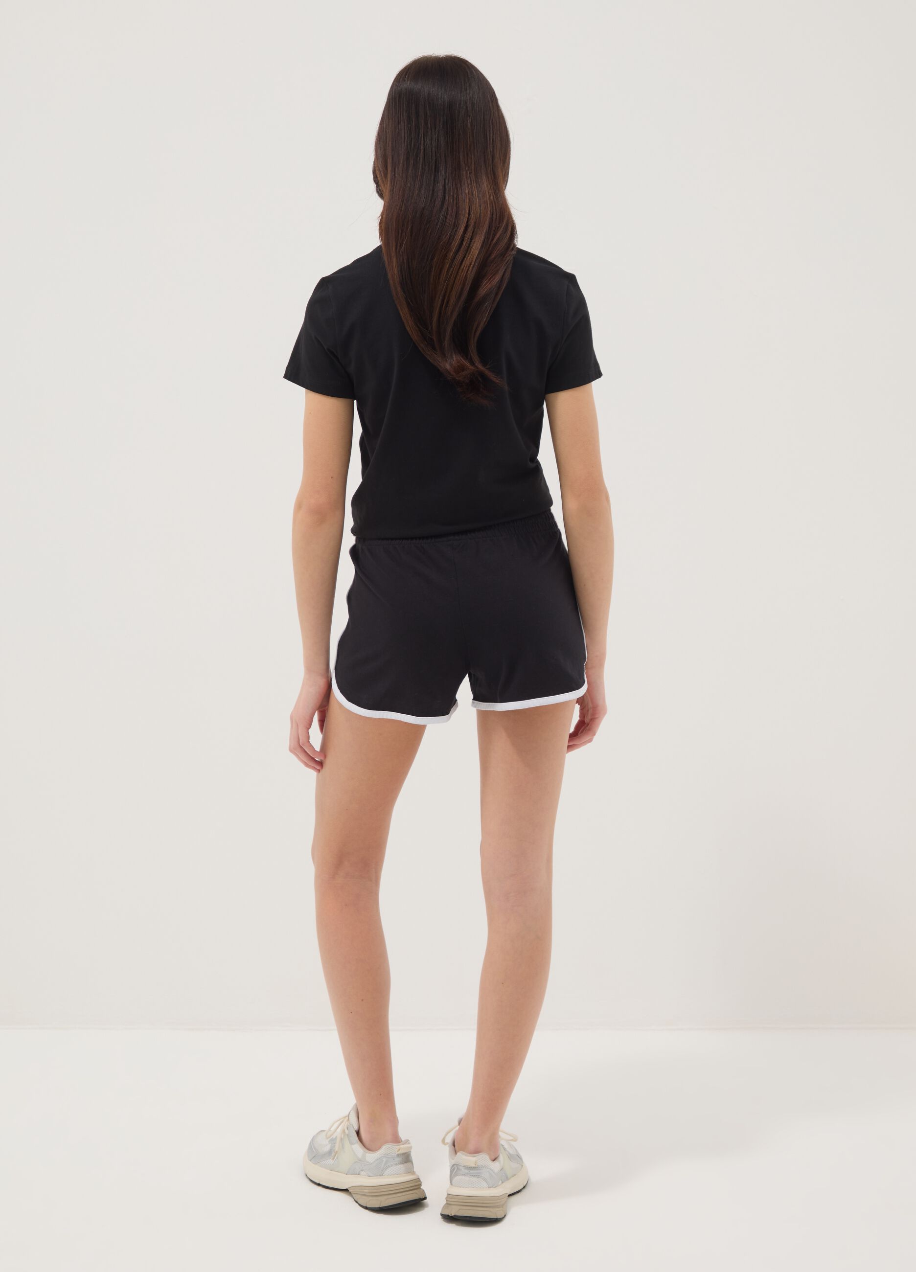 Girls&rsquo; black pure cotton slim-fit shorts with white piping