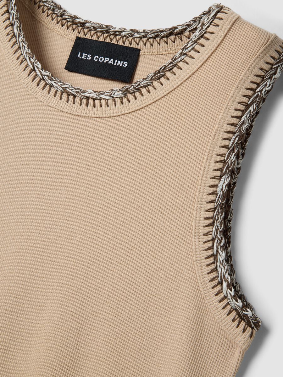Beige Stretch-Baumwoll-Tanktop im Regular Fit mit bestickten Kanten_5