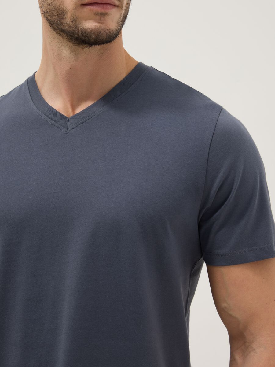 Blue pure cotton regular fit V-neck T-shirt_4