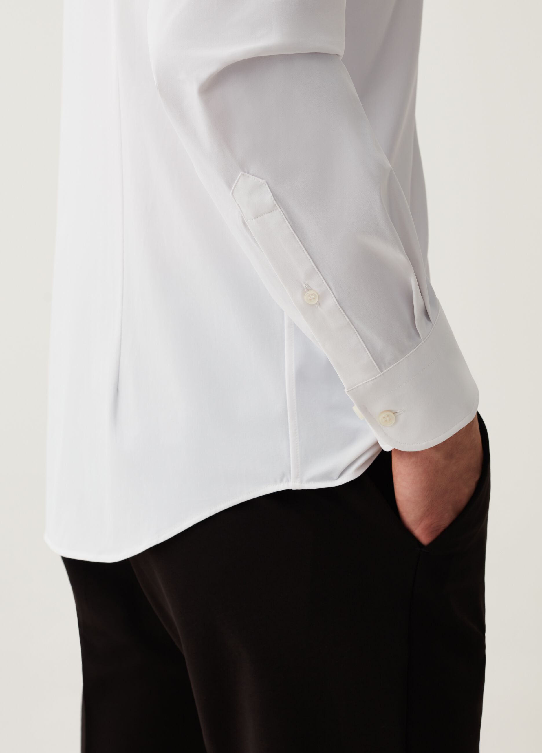 Coolmax® slim-fit bi-stretch shirt_3