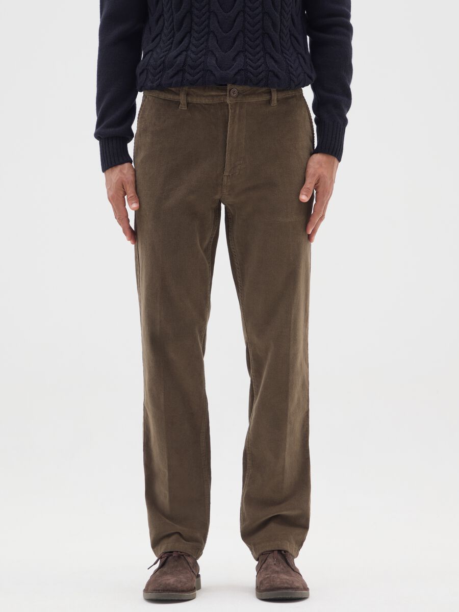 Brown trousers in stretchy corduroy cotton with regular fit_1