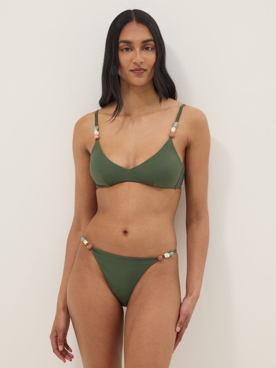 Gr&uuml;nes Brazilian-Bikinih&ouml;schen aus Stretchmaterial mit Ziersteinen_0