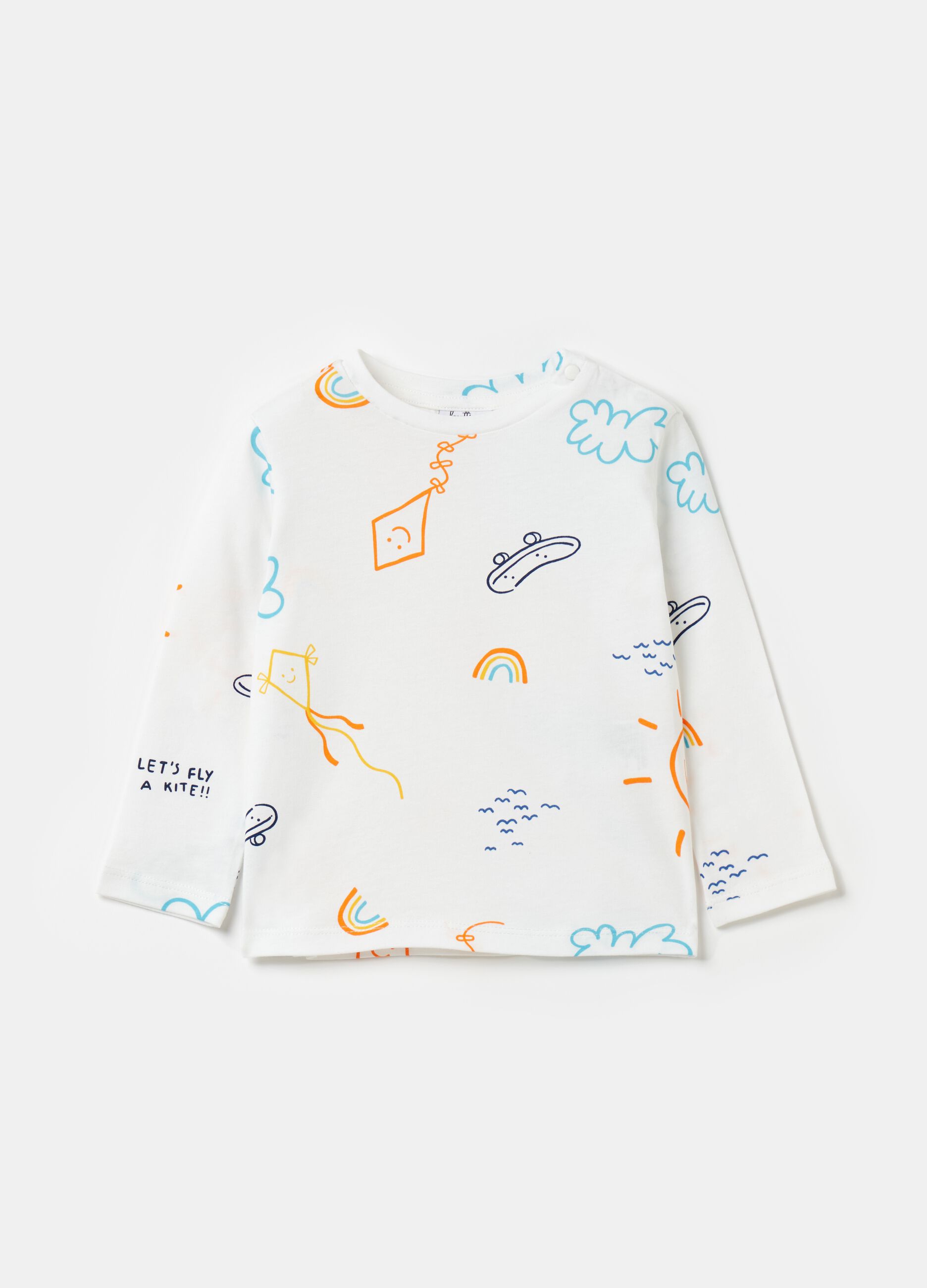 T-shirt with long sleeves and all-over print